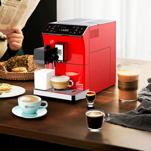 Cafetera BTB-202 sobre una mesa con espressos servidos